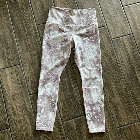 Athleta Elation Printed Tight in Antoinette Velvety Pink Size Small - Picture 2 of 12